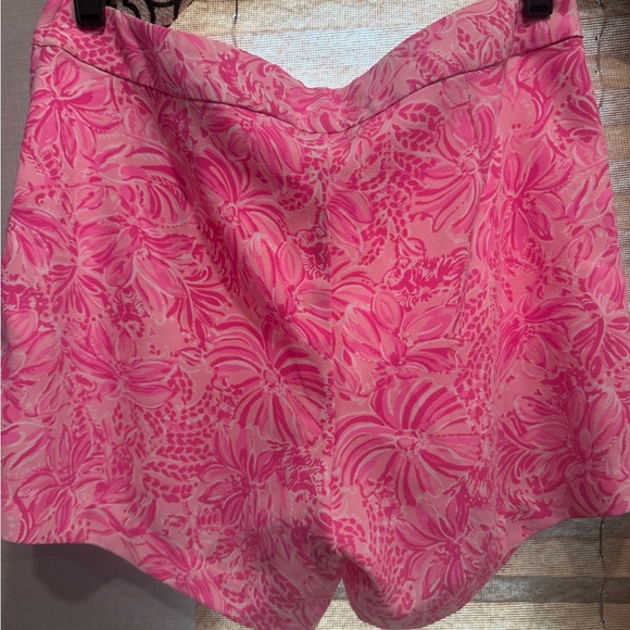 Lilly Pulitzer Pink and White Embroidered Short Set . - Picture 8 of 9